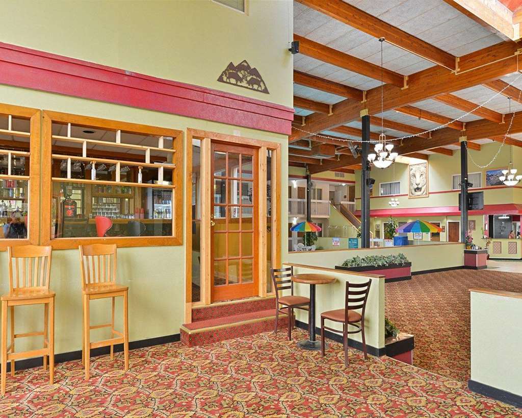 Quality Inn Trinidad Restoran gambar